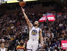 勇士力克灰熊 库里46分锁定得分王